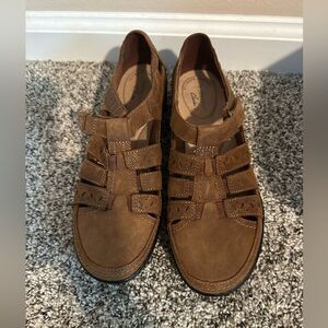 Women’s Clark’s Leather comfort shoes 22545 - size 7